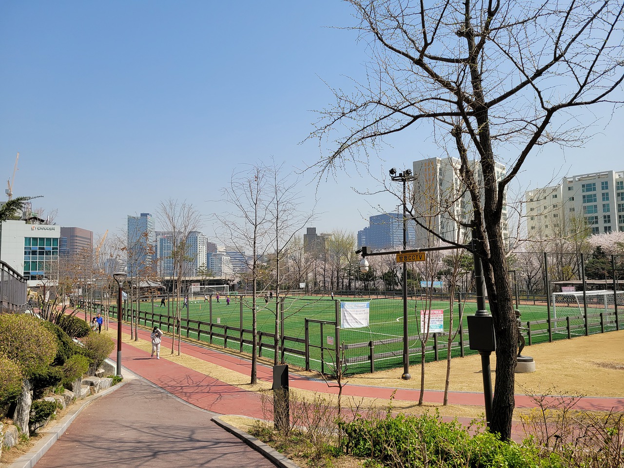 我们深深爱 我们深深爱